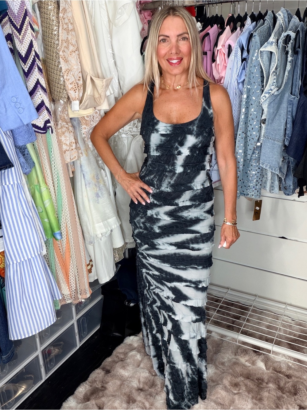 Tie-Dye Scoop Neck Maxi Dress in Black and White-
